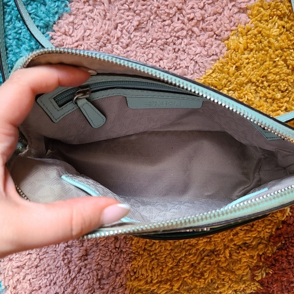 Michael Kors Cindy Large Crossbody - Picture 2 of 12